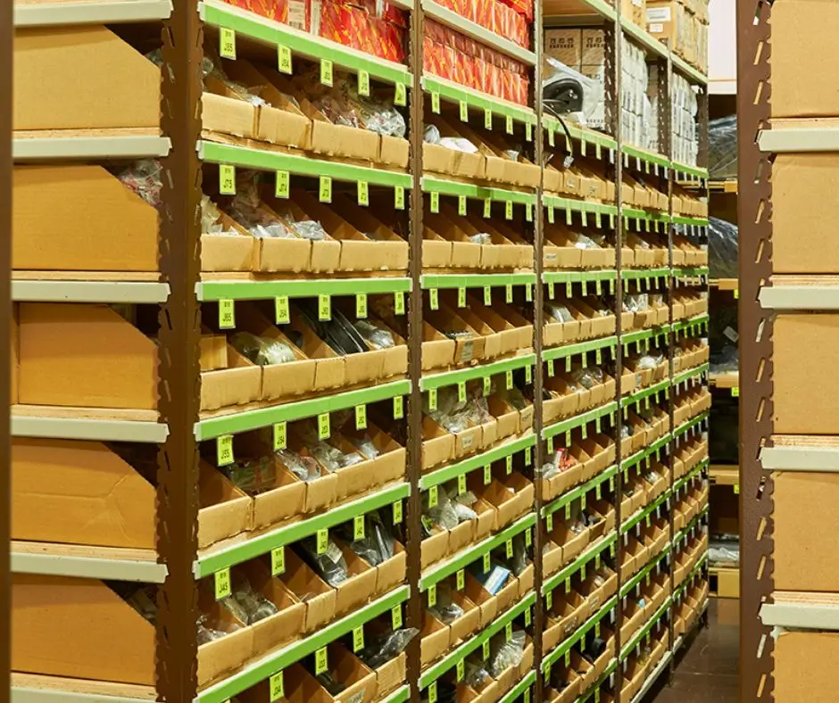 Estanterías Medianas y Livianas